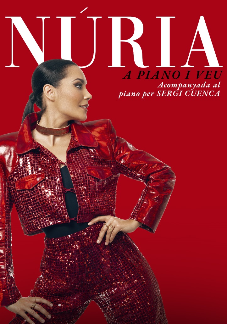 NURIA A PIANO I VEU