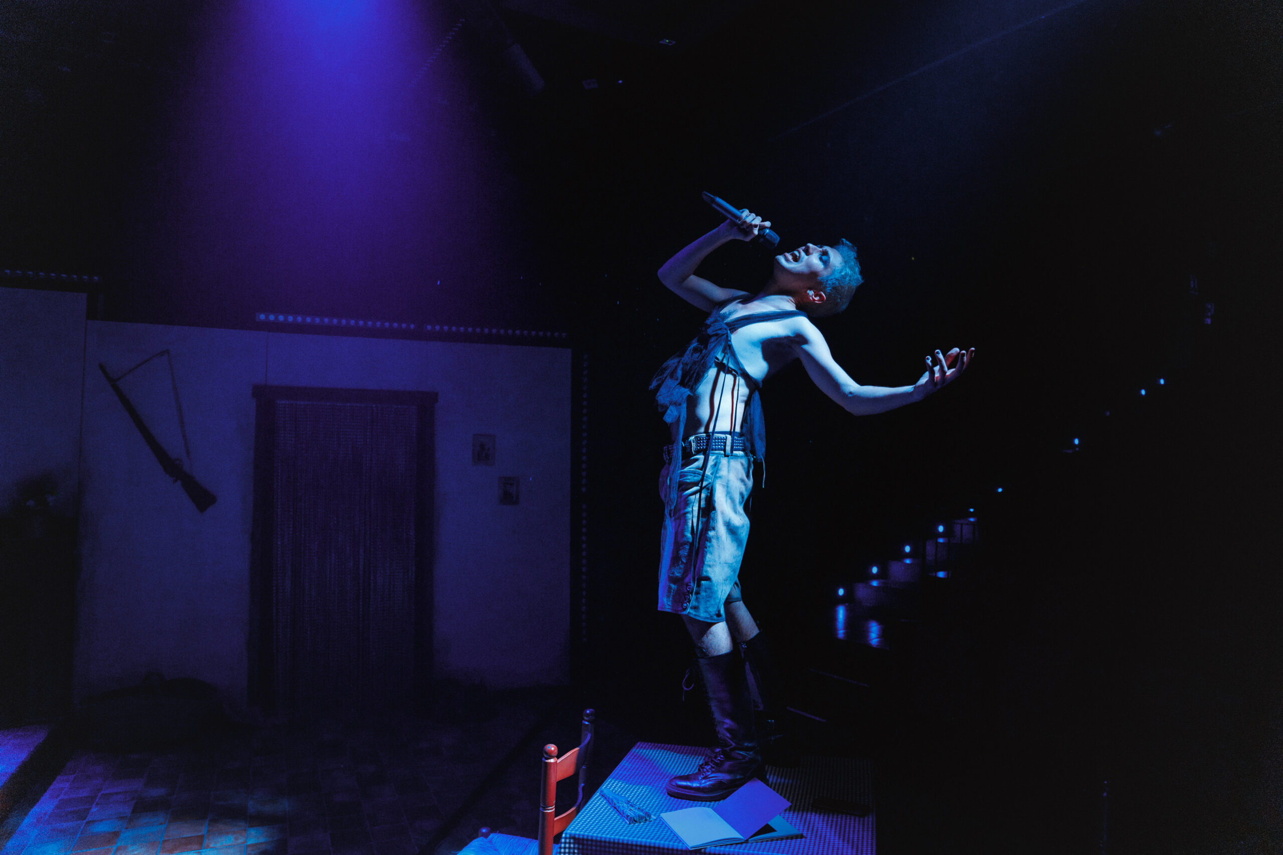 TEATREMUSICAL sergipanizo cat 251021 refugi sol 108 scaled