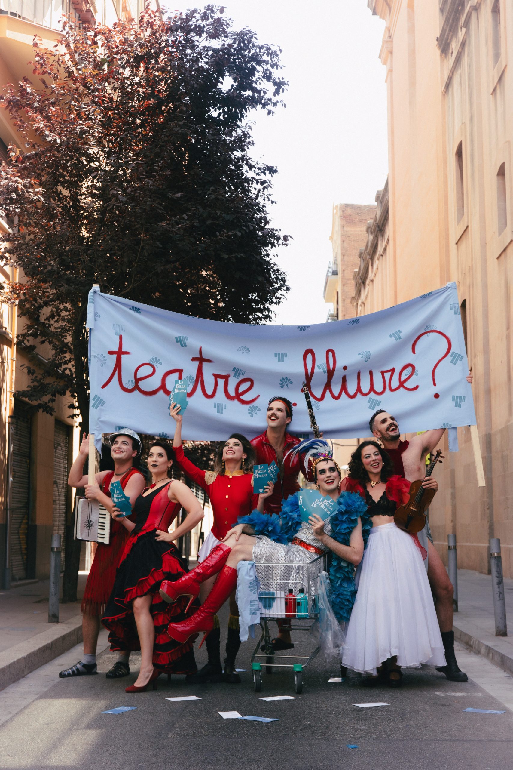 TOT FENT LA BELLA HELENA TEATREMUSICAL